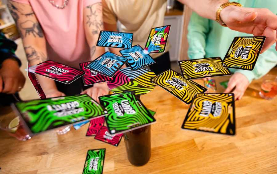 CARDS VS GRAVITY - Imagen 2